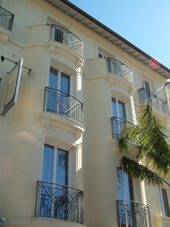 Hotel Villa D'Elsa Juan-les-Pins Exterior photo